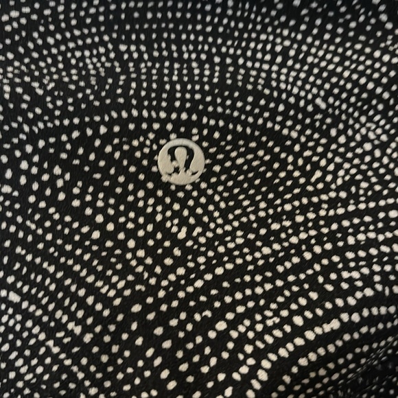 Lululemon align capri leggings size is missing fit like a 2 - Picture 3 of 4